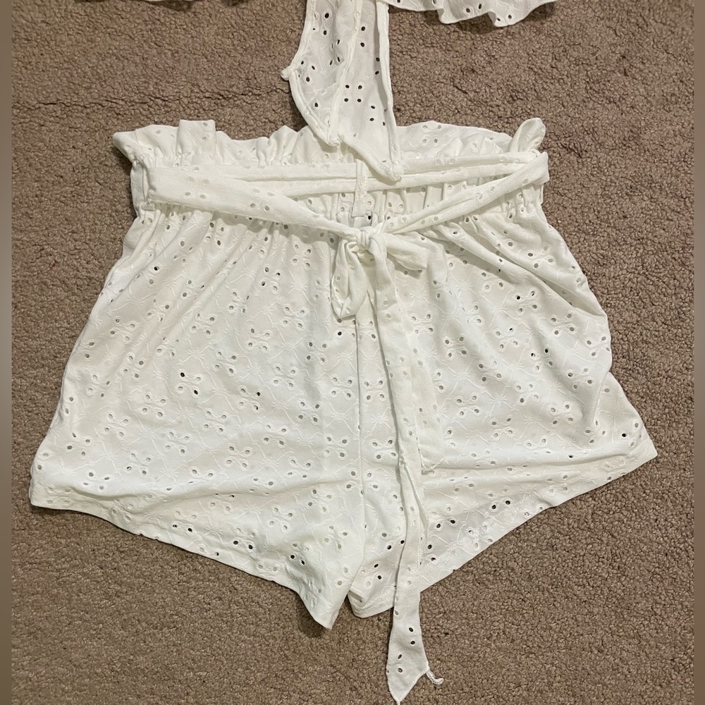 White Eyelet Embroidered‎ Ruffle Too and paper bag short set size Medium - Picture 5 of 8